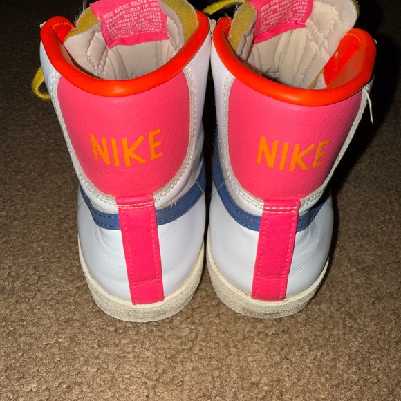 Nike Blazer Mid 77 - Women's 8.5 - Neon - Picture 2 of 4